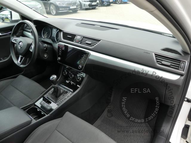 9 - Skoda Superb 2.0 TDI Ambition 2018r. DW8AY33 Magnice