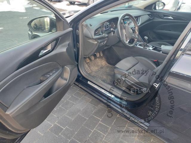 10 - OPEL INSIGNIA GRAND SPORT 2019r. KR6KR63 Uwaga! Pojazd znajduje się w firmie AACAR sp. z o.o. Jawornik 90, 32-400 Myślenice