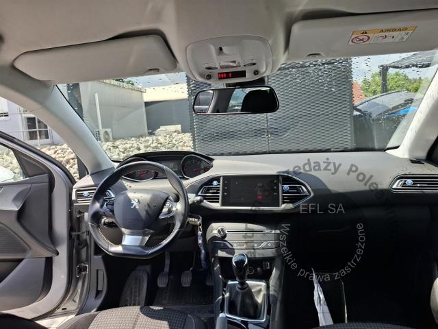 19 - PEUGEOT 308 2019r. DW9GS21 Pojazd znajduje się w firmie AACAR sp. z o.o. Kasztanowa 5, 32-400 Jawornik