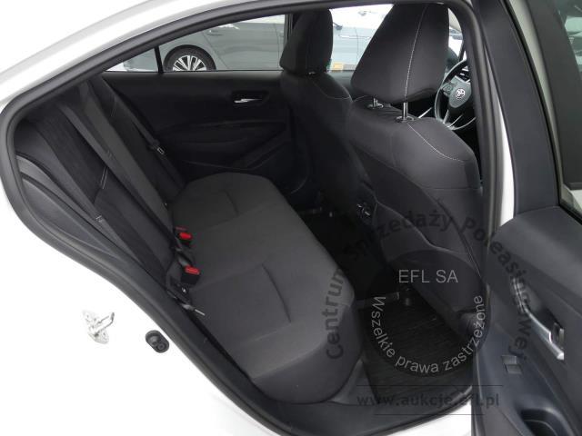 9 - TOYOTA COROLLA 1.5 VVTI COMFORT SEDAN 2022r.