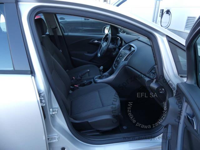 8 - OPEL ASTRA 1.4 TURBO LPG SEDAN 2018r.