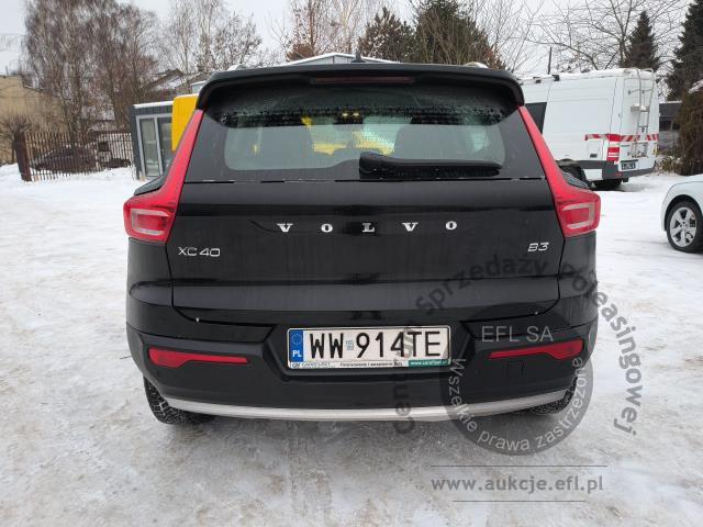 4 - Volvo XC40 B3 Core aut Kombi  2022r. WW914TE Pojazd znajduje się w firmie ARCTOS GROUP sp. z o.o. Al. Krakowska 7, 02-183 Warszawa