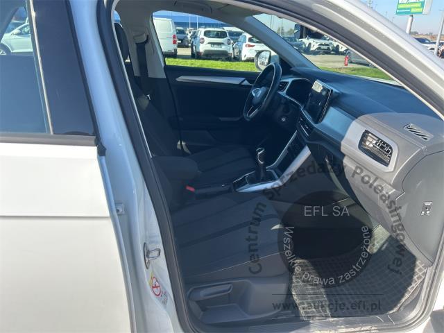 8 - Volkswagen T-ROC 1.5 TSI Life 2023r. DW6WC85 Pojazd znajduje się w firmie MDM AUTO sp. z o.o. ul. Zawodników 1, 80-729 Gdańsk