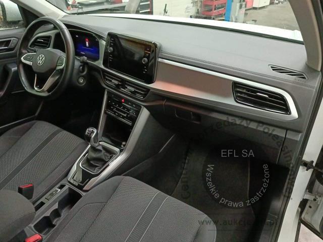 12 - Volkswagen T-ROC 1.5 TSI Life Hatchback 2023r. DW7UE74 UWAGA!! Pojazd znajduje się w firmie Arctos Sp. z o.o. Warszawa, Al. Krakowska 7, 02-183 Warszawa