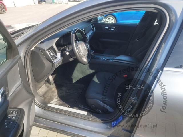 6 - Volvo V60 D4 SCR AWD Momentum aut 2020r. SK728SN UWAGA!! Pojazd znajduje się w lokalizacji: Janki, Al. Krakowska 52, 05-090 Janki