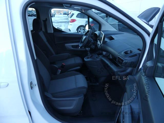 10 - Toyota Proace City Verso 1.5 D-4D 2023r. DW1WA56 Magnice