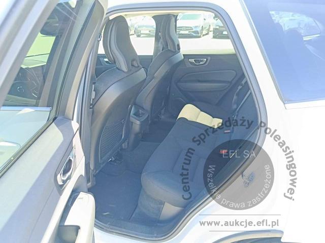 8 - Volvo XC60 B4 B Momentum Pro automat 2022r. WND9028A Magnice
