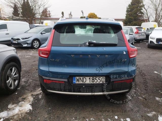 3 - Volvo   XC40 B3 Core 2022r. WND1855C Pojazd znajduje się w firmie ARCTOS GROUP sp. z o.o. Al. Krakowska 7, 02-183 Warszawa