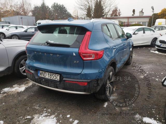 4 - Volvo   XC40 B3 Core 2022r. WND1855C Pojazd znajduje się w firmie ARCTOS GROUP sp. z o.o. Al. Krakowska 7, 02-183 Warszawa
