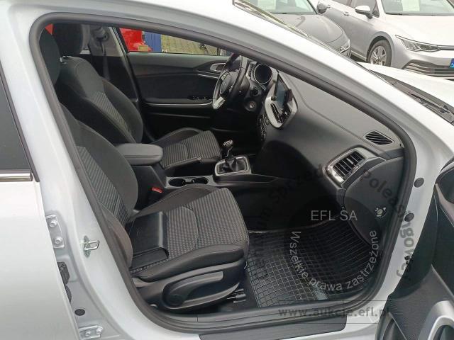 10 - Kia Ceed 1.5 T-GDI M Kombi 2022r. PY05460 UWAGA!! Pojazd znajduje się w firmie AUTO MOTO CENTRUM sp. z o.o. ul. Ostrowska 328 (przy Trasie Katowickiej) 61-312 Poznań