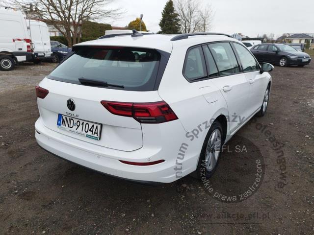7 - Volkswagen Golf VIII 1.5 TSI EVO Life Komb  2022r. WND9104A Pojazd znajduje się w firmie ARCTOS GROUP sp. z o.o. Al. Krakowska 7, 02-183 Warszawa