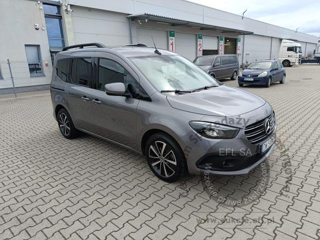 2 - Mercedes - Benz T 180 d Progressive Aut. Kombi 2023r. DW5VW63 Magnice