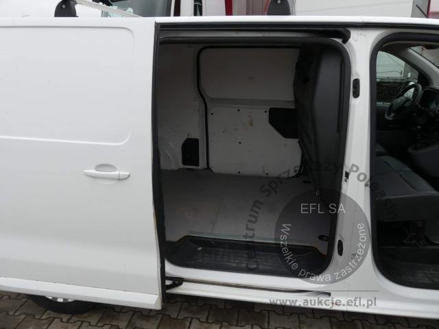 9 - PEUGEOT EXPERT 1.6 115KM FURGON 2018r.