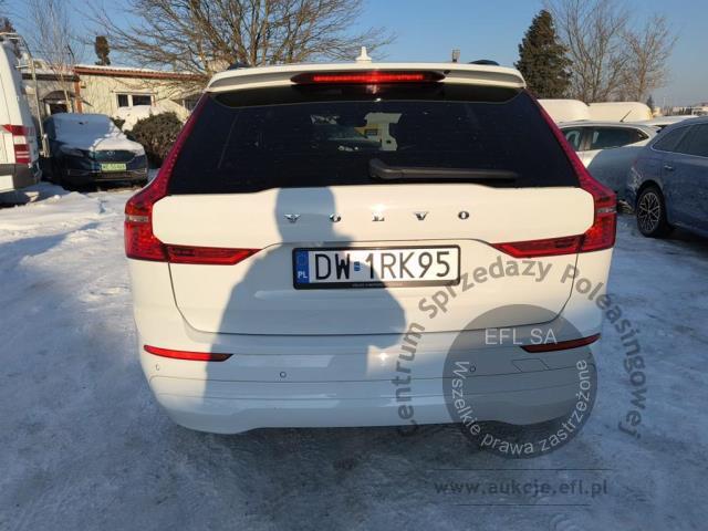 4 - Volvo XC 60 B4 D AWD Momentum Pro aut Kombi  2021r. DW1RK95 Pojazd znajduje się w firmie ARCTOS GROUP sp. z o.o. Al. Krakowska 7, 02-183 Warszawa