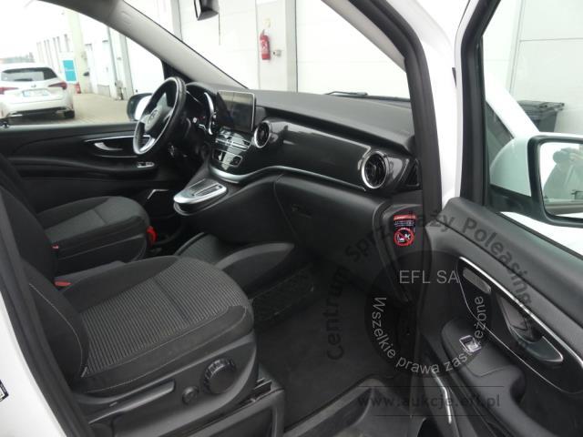 7 - MERCEDES-BENZ V-KLASSE 300D 4MATIC 2022r.