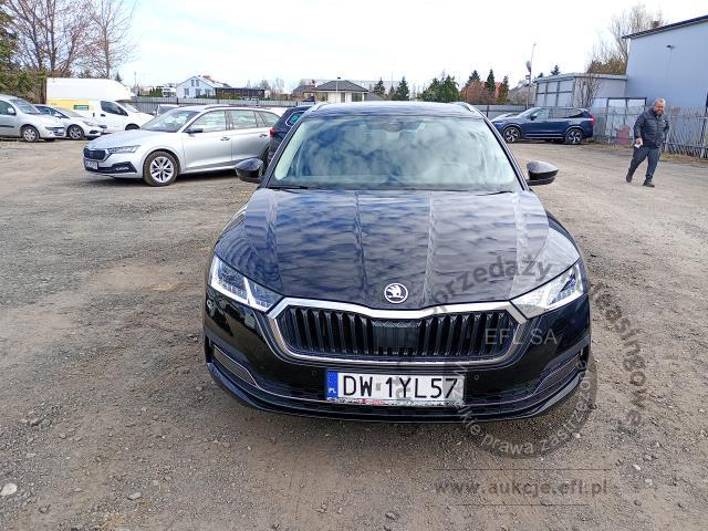 3 - SKODA Octavia 1.5 TSI e-Tec Style DS 2024r. DW1YL57 Pojazd znajduje się w firmie ARCTOS GROUP sp. z o.o. Al. Krakowska 7, 02-183 Warszawa