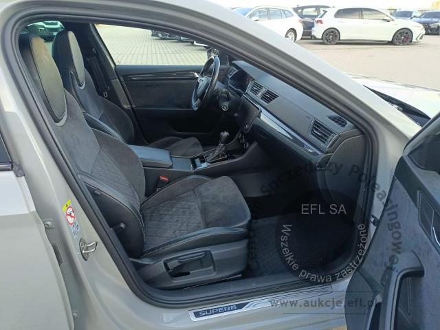 13 - SKODA SUPERB 2.0 TSI 272 KM 4x4 DSG 2019r.