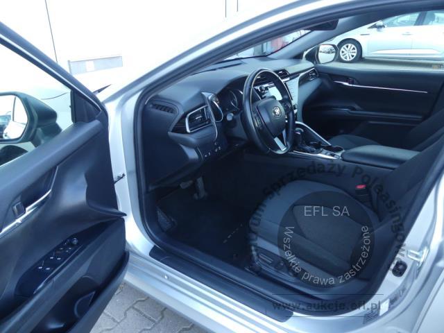 9 - TOYOTA CAMRY 2.5 HYBRID E-CVT 2020r.