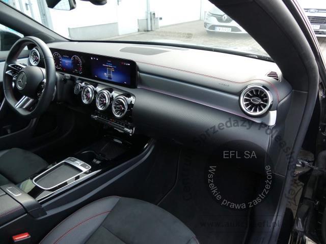 8 - MERCEDES - BENZ CLA 250 E 1.3 PHEV 2024r.