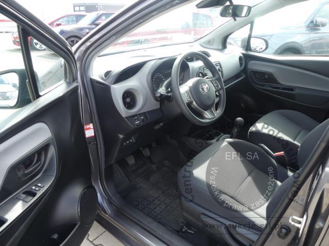 9 - TOYOTA YARIS 1.0 VVT-I ACTIVE 2020r.