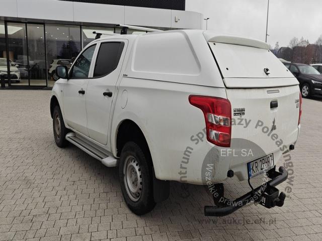 2 - Mitsubishi L200 2.4 d DC Invite EU6 2019r. KR2PH97 Uwaga! Pojazd znajduje się w firmie AACAR sp. z o.o. Jawornik 90, 32-400 Myślenice