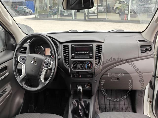 12 - Mitsubishi L200 2.4 d DC Invite EU6 2019r. KR2PH97 Uwaga! Pojazd znajduje się w firmie AACAR sp. z o.o. Jawornik 90, 32-400 Myślenice