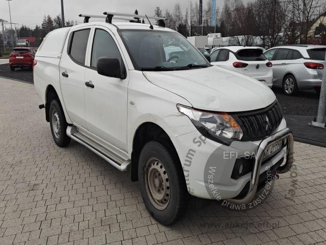 4 - Mitsubishi L200 2.4 d DC Invite EU6 2019r. KR2PH97 Uwaga! Pojazd znajduje się w firmie AACAR sp. z o.o. Jawornik 90, 32-400 Myślenice