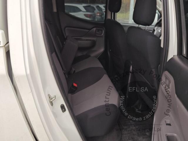 9 - Mitsubishi L200 2.4 d DC Invite EU6 2019r. KR2PH97 Uwaga! Pojazd znajduje się w firmie AACAR sp. z o.o. Jawornik 90, 32-400 Myślenice