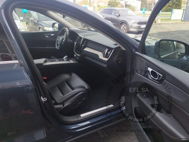 11 - Volvo XC 60 B5 D AWD Inscription aut Kombi 2022r. UWAGA!! Pojazd znajduje się w firmie Arctos Sp. z o.o. Warszawa, Al. Krakowska 7, 02-183 Warszawa