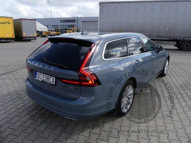13 - VOLVO V90 B4 D AWD 2.0 MHEV AUTOMAT 2020r.