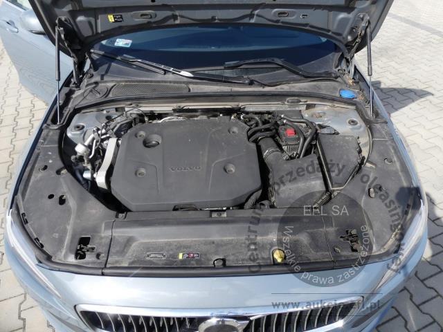 3 - VOLVO V90 B4 D AWD 2.0 MHEV AUTOMAT 2020r.