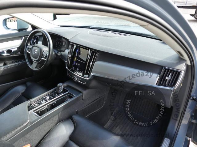 6 - VOLVO V90 B4 D AWD 2.0 MHEV AUTOMAT 2020r.