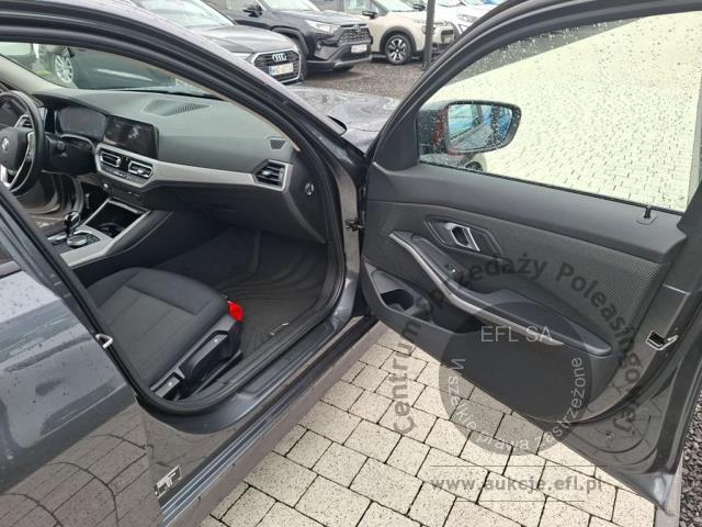 11 - BMW  Seria 3 2021r. KR2WR69 Pojazd znajduje się w firmie AACAR sp. z o.o. Kasztanowa 5, 32-400 Jawornik