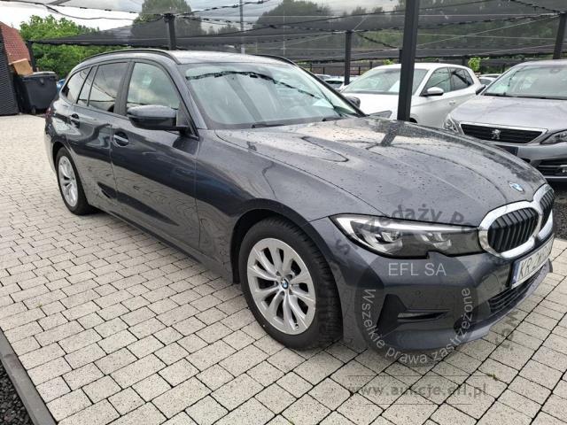 3 - BMW  Seria 3 2021r. KR2WR69 Pojazd znajduje się w firmie AACAR sp. z o.o. Kasztanowa 5, 32-400 Jawornik