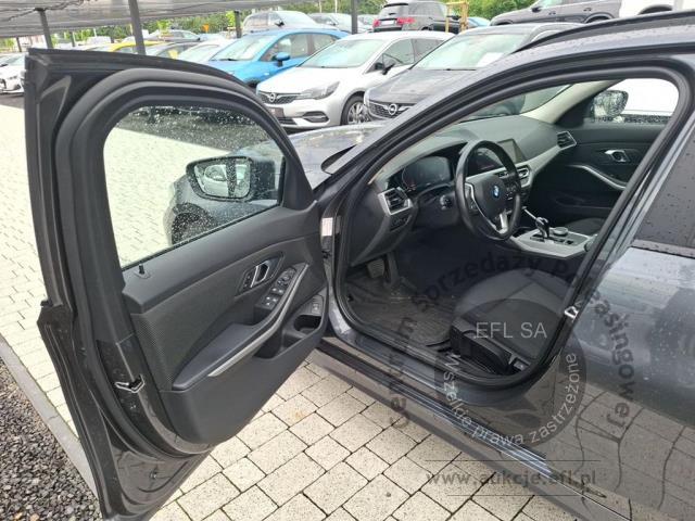7 - BMW  Seria 3 2021r. KR2WR69 Pojazd znajduje się w firmie AACAR sp. z o.o. Kasztanowa 5, 32-400 Jawornik