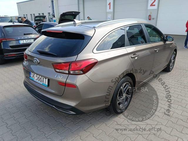 4 - Hyundai i30 1.5 T-GDI 48V Smart Kombi 2023r. SK566XT Magnice