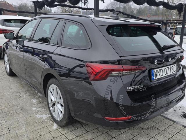 2 - Skoda Octavia 2.0 TDI Ambition DSG Kombi 2022r. WND0718C Uwaga! Pojazd znajduje się w firmie AACAR sp. z o.o. Jawornik 90, 32-400 Myślenice