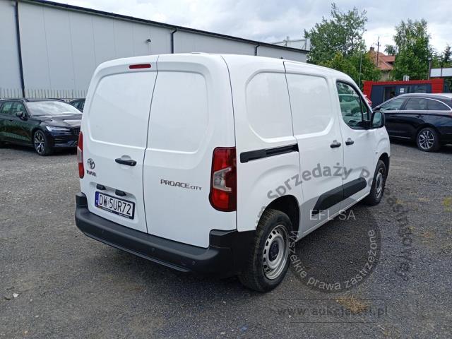 4 - Toyota  Proace City 2022r.
