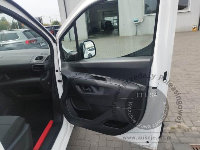 7 - Toyota Proace City 1.5 D-4D Standard  2022r. DW8TX39 UWAGA!! Pojazd znajduje się w lokalizacji: Janki, Al. Krakowska 52, 05-090 Janki