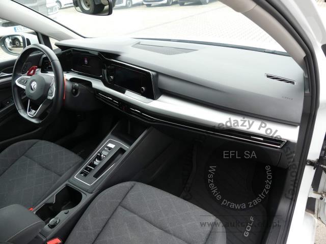6 - VOLKSWAGEN GOLF 1.0 ETSI 110KM MHEV 2020r.