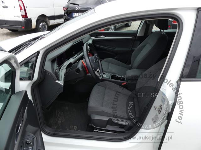 7 - VOLKSWAGEN GOLF 1.0 ETSI 110KM MHEV 2020r.