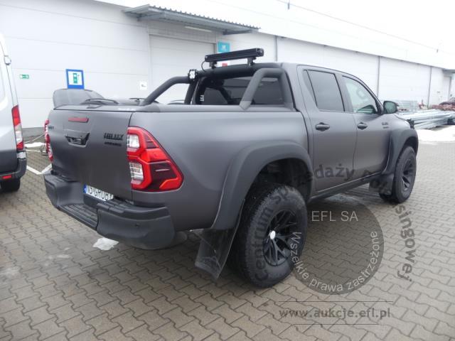 13 - TOYOTA HILUX 2.8 D-4D DOUBLE CAB 4x4 2021r.