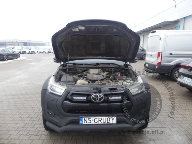 3 - TOYOTA HILUX 2.8 D-4D DOUBLE CAB 4x4 2021r.