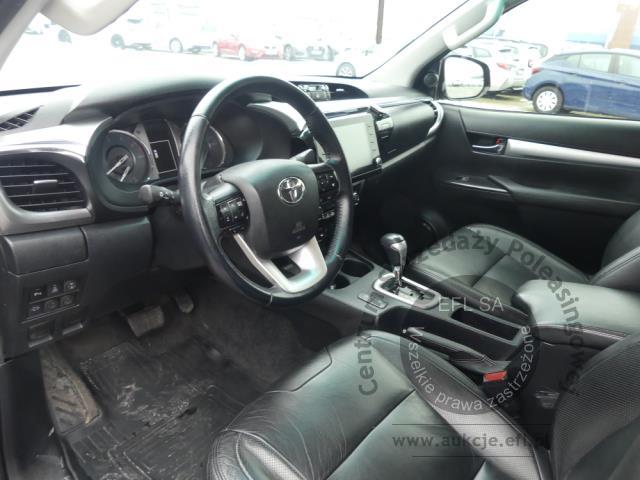 8 - TOYOTA HILUX 2.8 D-4D DOUBLE CAB 4x4 2021r.