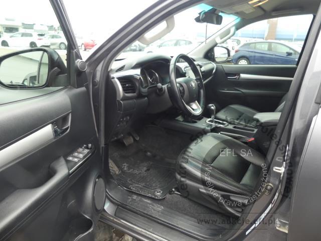 10 - TOYOTA HILUX 2.8 D-4D DOUBLE CAB 4x4 2021r.