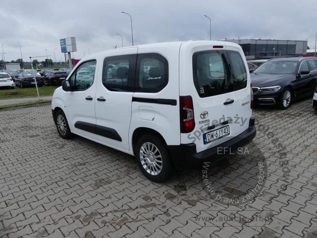 4 - TOYOTA PROACE CITY Verso 1.5 D-4D 2020r. DW6JY43 UWAGA!! Pojazd znajduje się w lokalizacji: Jawornik 90, Myślenice 32-400