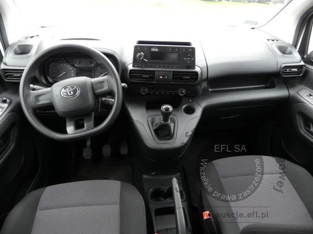 5 - TOYOTA PROACE CITY Verso 1.5 D-4D 2020r. DW6JY43 UWAGA!! Pojazd znajduje się w lokalizacji: Jawornik 90, Myślenice 32-400