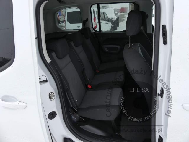 9 - Toyota Proace City Verso 1.5 D-4D 2023r. DW2WA24 Magnice