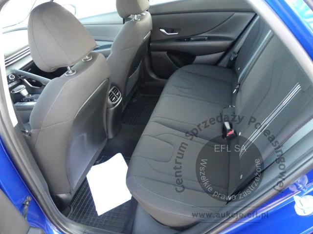 9 - Hyundai Elantra 1.6 Smart CVT Sedan 2023r. DW2WJ13 Magnice
