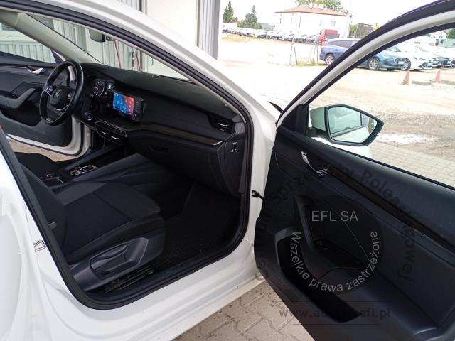10 - Skoda Octavia 2.0 TDI Ambition DSG 2023r. WZ032GT Pojazd znajduje się w firmie ARCTOS GROUP sp. z o.o. Al. Krakowska 7, 02-183 Warszawa